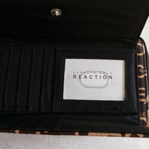 Kenneth Cole Bags - Kenneth Cole Organizer/Wallet Kenneth Cole Bags - Kenneth Cole Organizer/Wallet